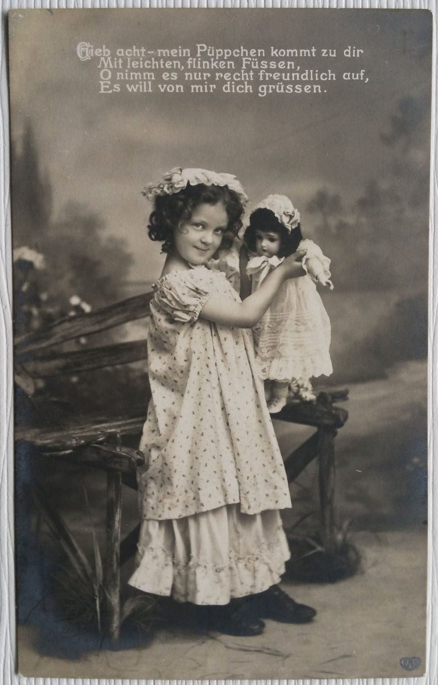 Cartoline postali: AK Ansichtskarte, Mädchen mit Puppe (VIII), 1916 – Usato da Oberriet SG venduto da Manick