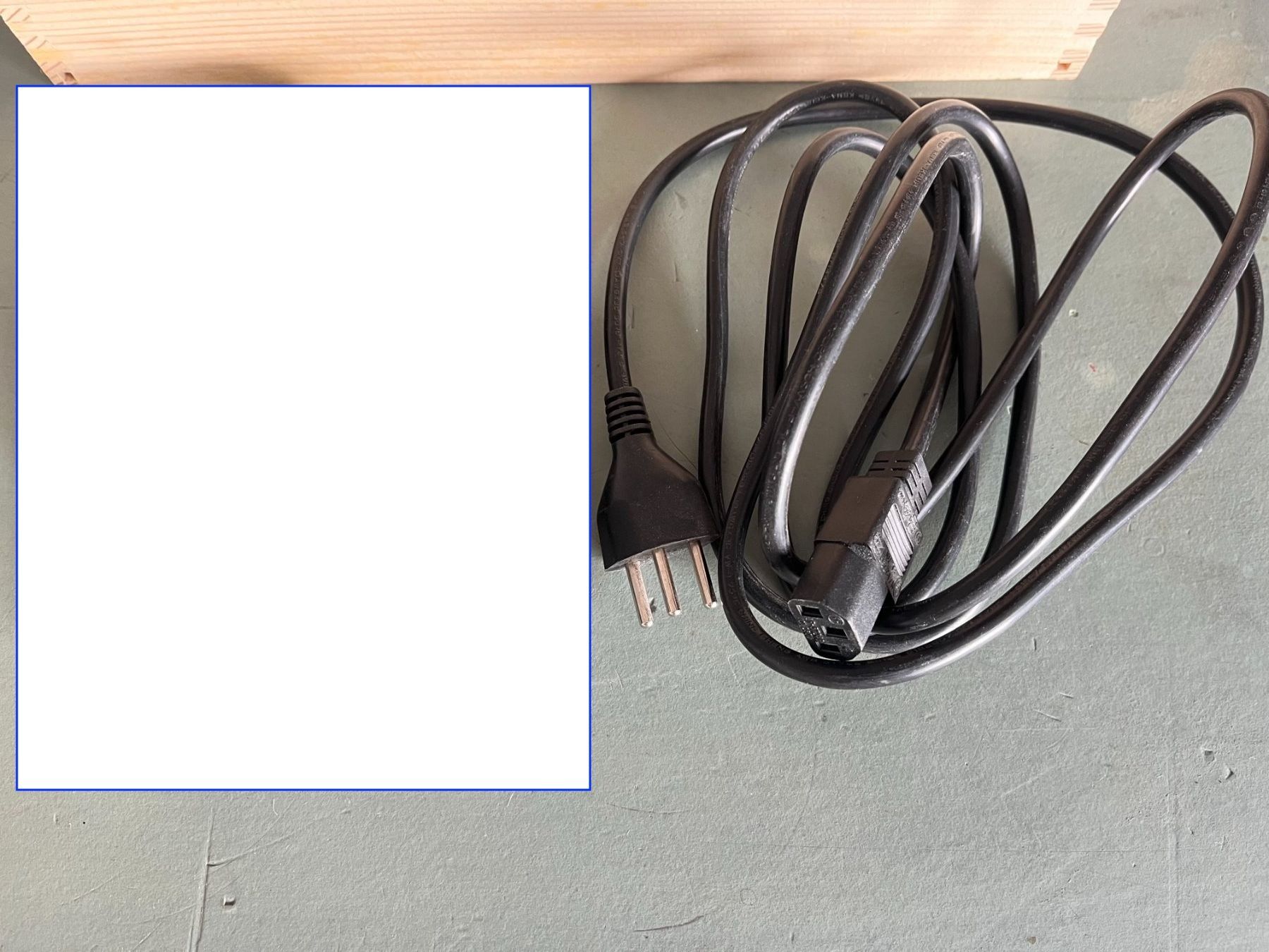 Kabel: Anschlusskabel Bildschirm oder....... – Gebraucht aus Dintikon von Redgar58