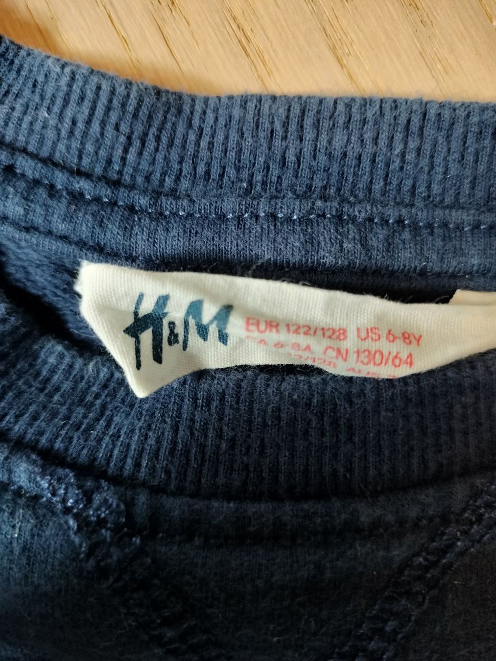 H&M Maglioni & Felpe: Pullover H&M Grösse 122/128 – Usato da Neftenbach venduto da TheKringel 1