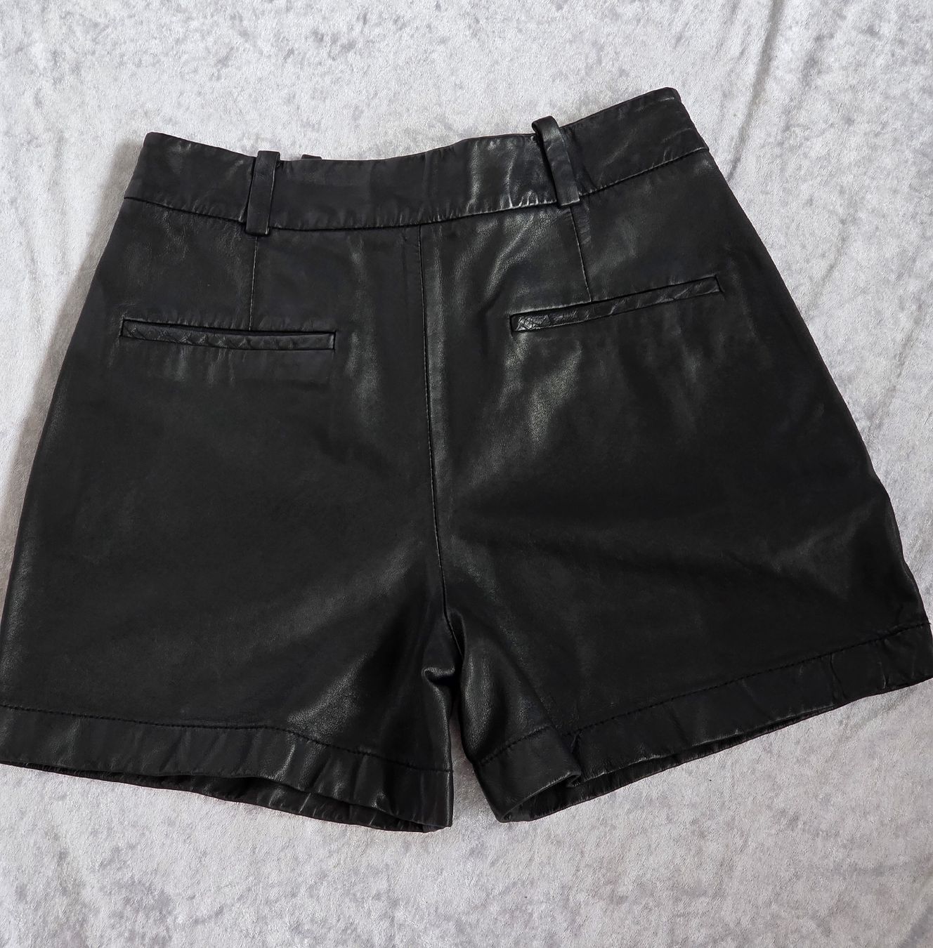 Marc O'Polo Pantaloni: Leder-Shorts-Marc O'Polo – Nuovo (secondo la descrizione) da Pfäffikon SZ venduto da hrs_k2tn 2