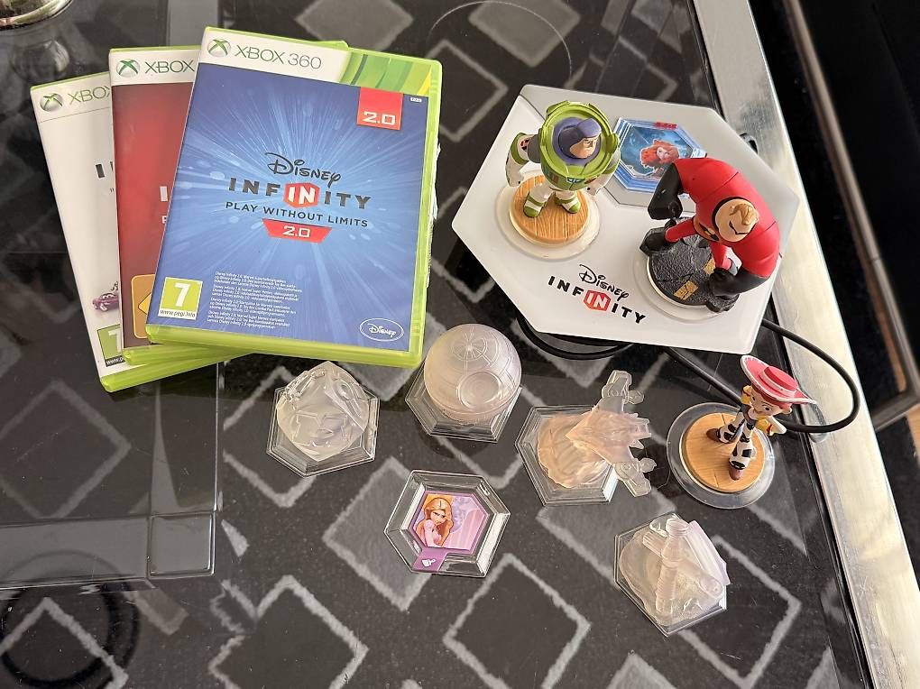 Giochi: Xbox 360 Disney Infinity Komplett Set  – Usato da Aarburg venduto da A.Monte.1990
