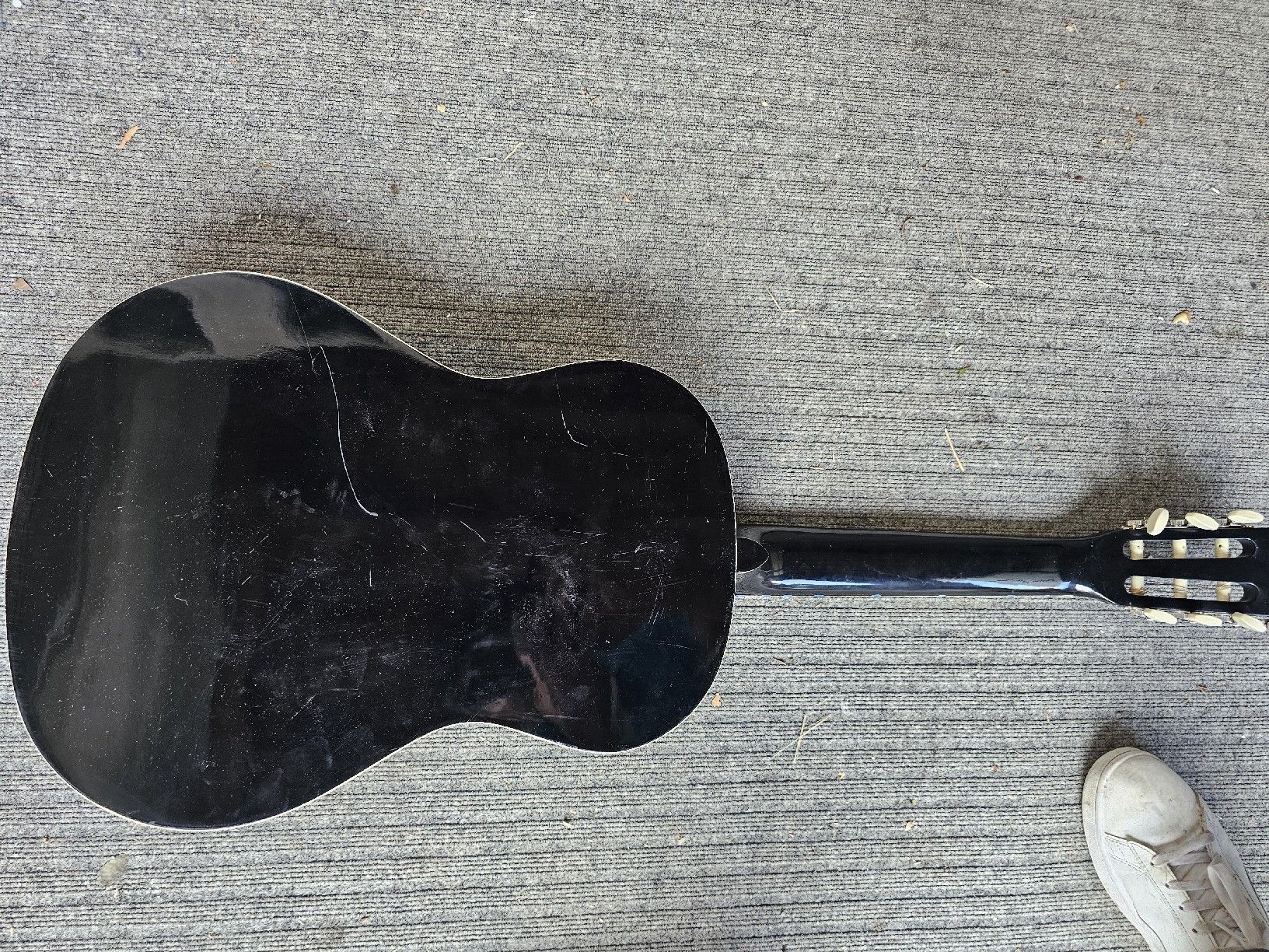 C.Giant Strumenti musicali: Konzertgitarre C.Giant schwarz gebraucht – Usato da Aeugstertal venduto da Levo84 3