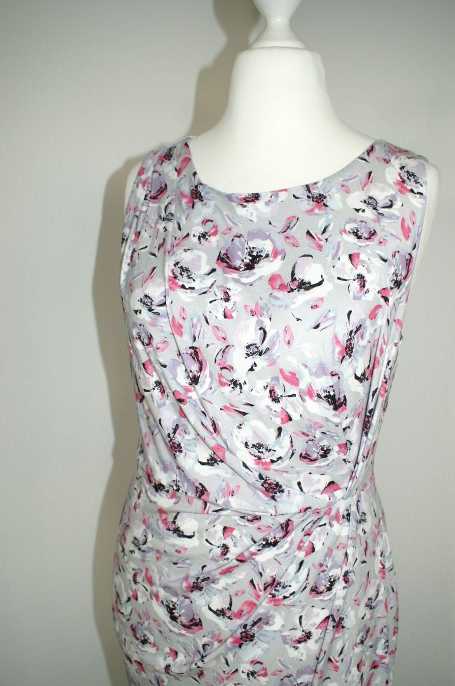 Vestiti: Kleid von Alba Moda, Gr. 38, hellgrau gemustert    NEU – Nuovo (secondo la descrizione) da Grüt (Gossau ZH) venduto da o-nyx 1