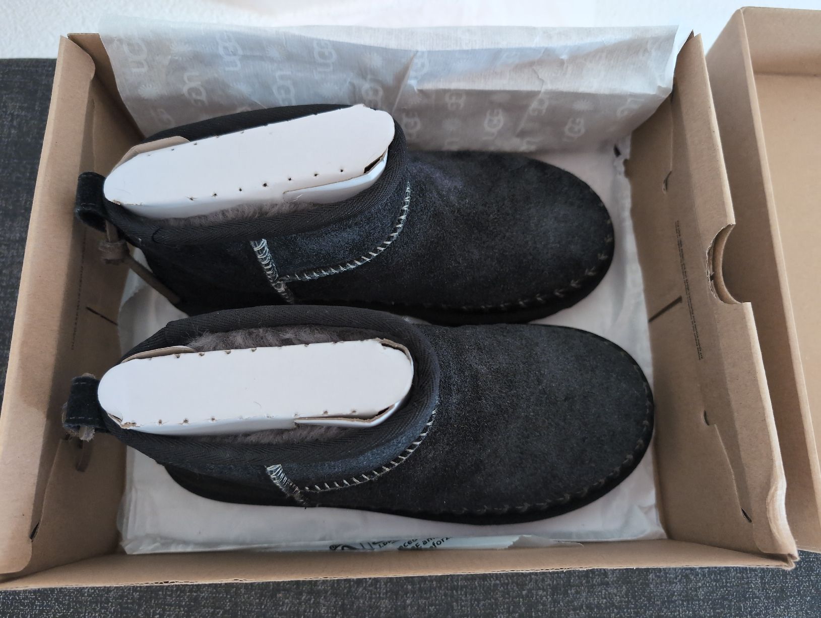Ugg Scarpe da donna: UGG Classic Ultra Mini Boots - Size 36 -  New! – Nuovo e nell'imballaggio originale da Glis venduto da livespringly 5