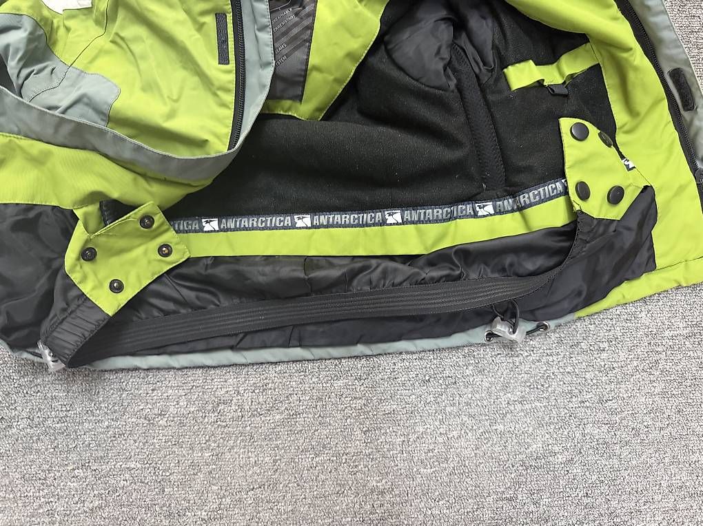 Vestes & Manteaux: Kinder Winterjacke Grösse 98 – D'occasion à Wiesendangen par patih 2
