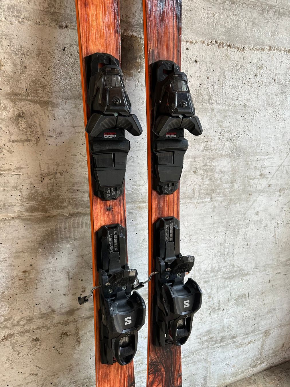 Sci: Wallis Handgemachte Ski 153CM – Usato da Emmenbrücke venduto da karkarkar 2