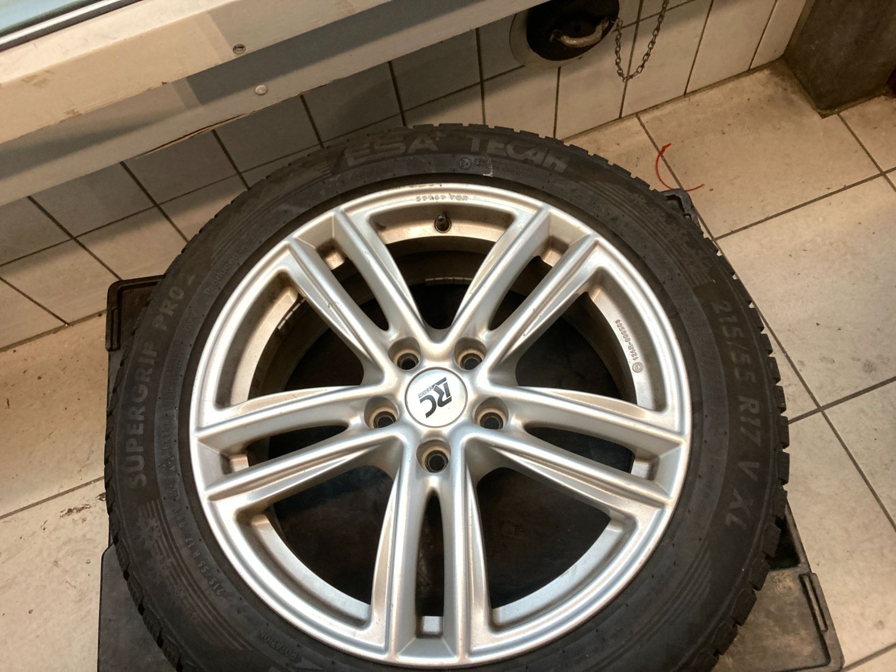 Seat Pneumatici & Ruote complete: Seat Ateca Winterräder 215/55R17 – Usato da Cham venduto da WB2223 4