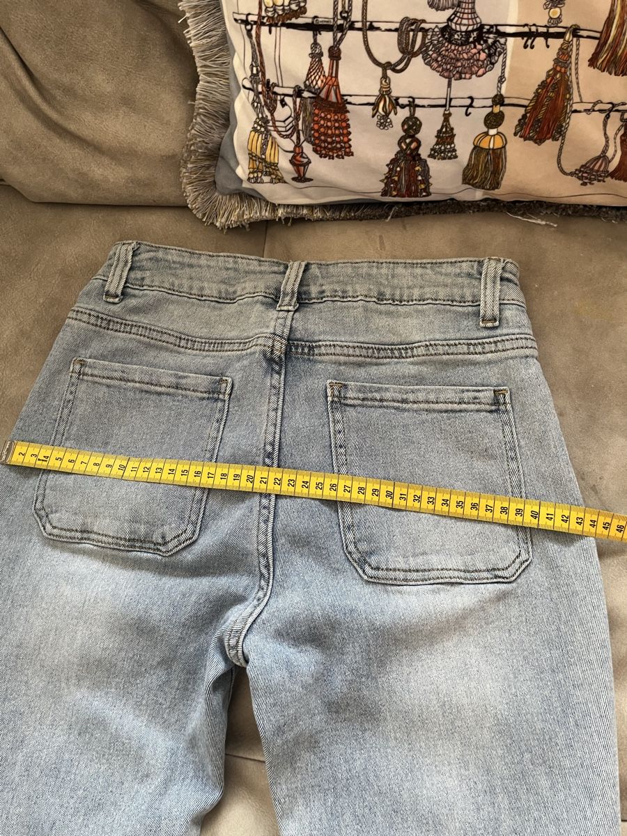 Jeans: Trendige Schlaghose Jeans in hellblau, Grösse M-L – Usato da Oberengstringen venduto da Baby_Fashion 4