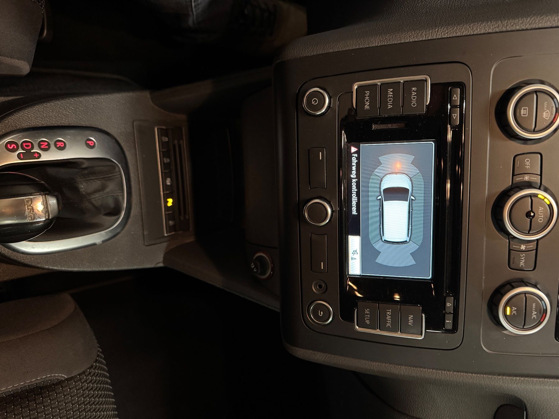 VW Automobili: VW TOURAN 2.0TDI DSG – Usato da Arbon venduto da togo12 9