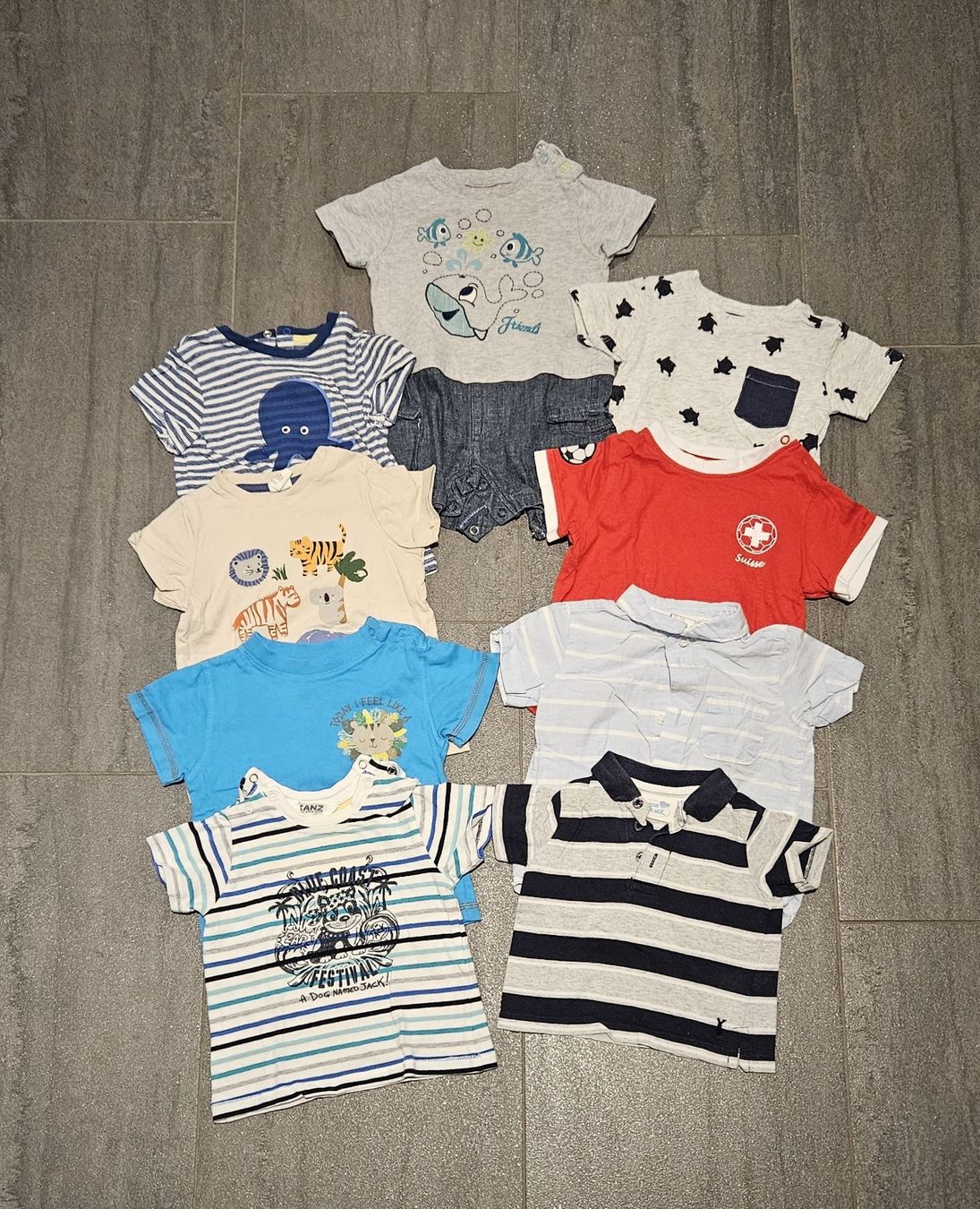 Chemises, Tops & T-shirts: T-Shirt Grösse 68 – D'occasion à Rotkreuz par Kaffitanteli