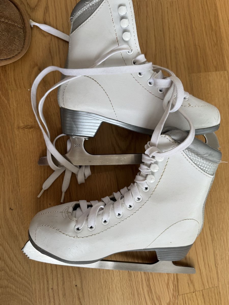 Pattini da ghiaccio: Eislaufschuhe – Usato da Zug venduto da sil_j6rl