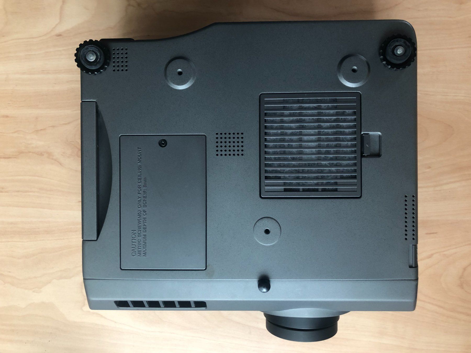 Sony Proiettori: Beamer Sony VPL-X600E – Usato da Wetzikon ZH venduto da d.Artagnan 2