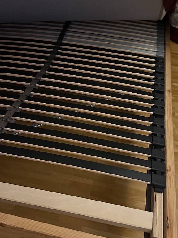 Letti: 160*200 bed frame and mattress – Usato da Zürich venduto da nef_z5q5 2