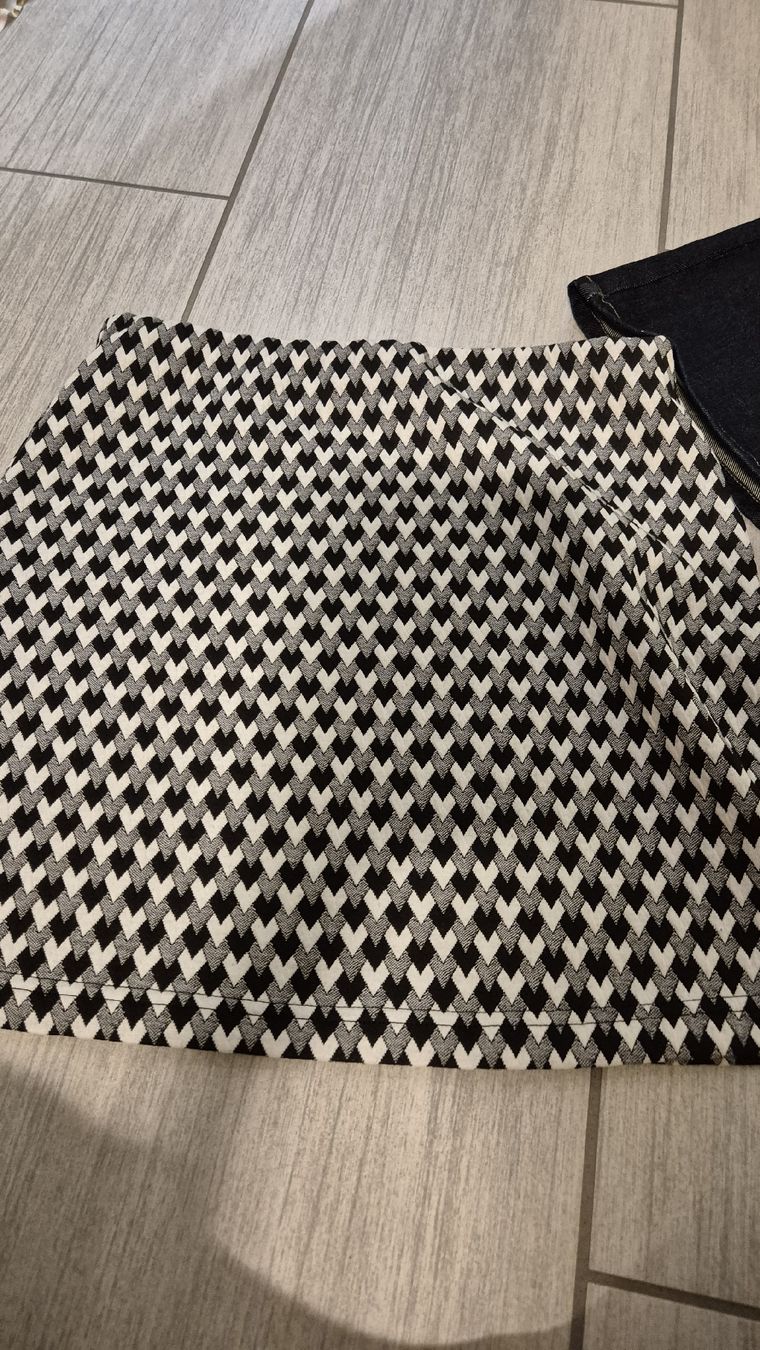 H&M Lotti di vestiti: 5 Röcke Größe S – Nuovo (secondo la descrizione) da Riazzino venduto da RagusaM 4