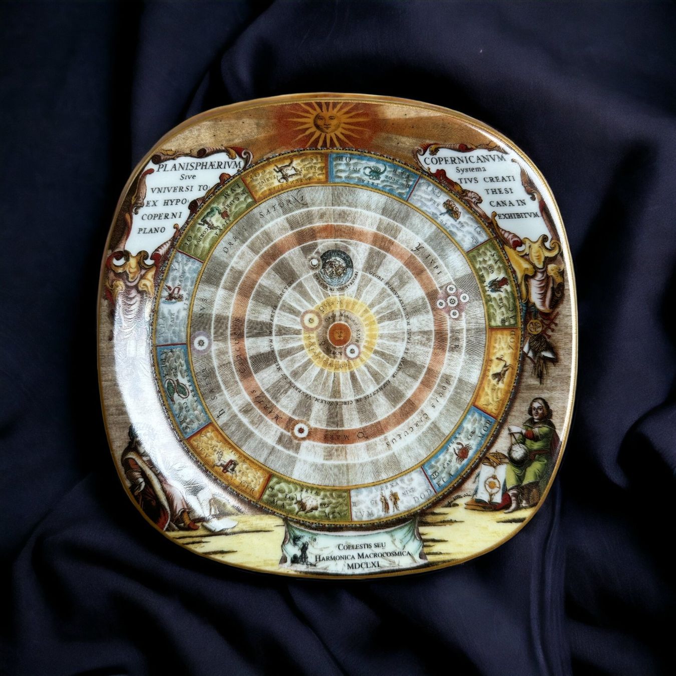 Rosenthal Piatti: Rosenthal Sammlung "Himmlische Welten". 4 Teller . – Usato da Mettmenstetten venduto da Georginax 2