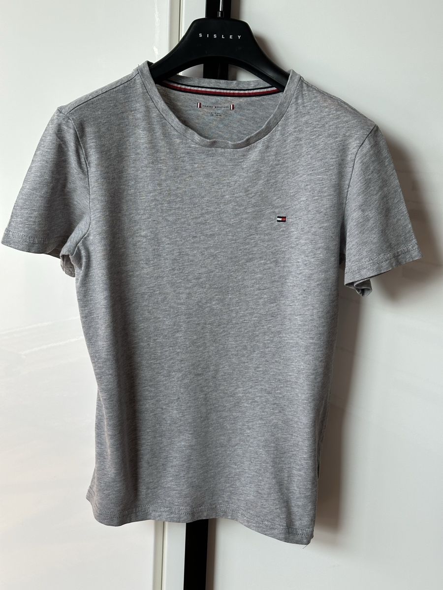 Tommy Hilfiger Camicie, T-shirt & Polo: T-shirt in cotone Tommy – Usato da Castel San Pietro venduto da Moregi