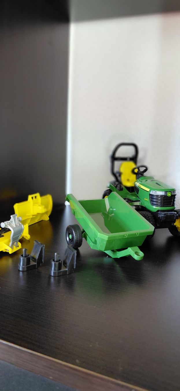 Bruder Giocattoli: Bruder John Deere Rasentraktor – Usato da Linthal venduto da Suzan9
