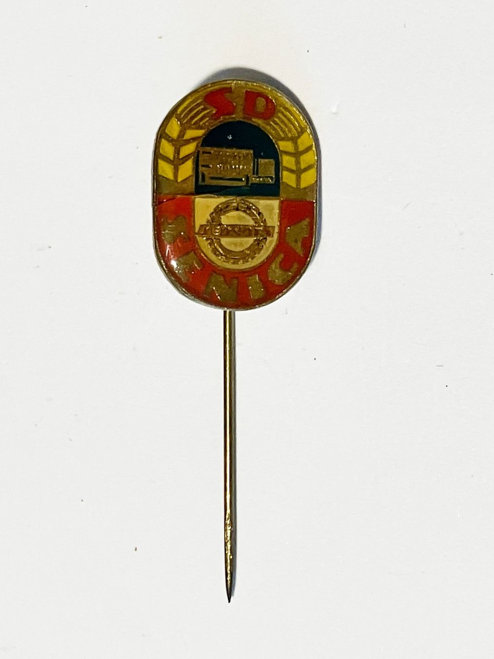 Placchette & Badge: 1 Anstecknadel Senica – Usato da Basel venduto da djwwpp