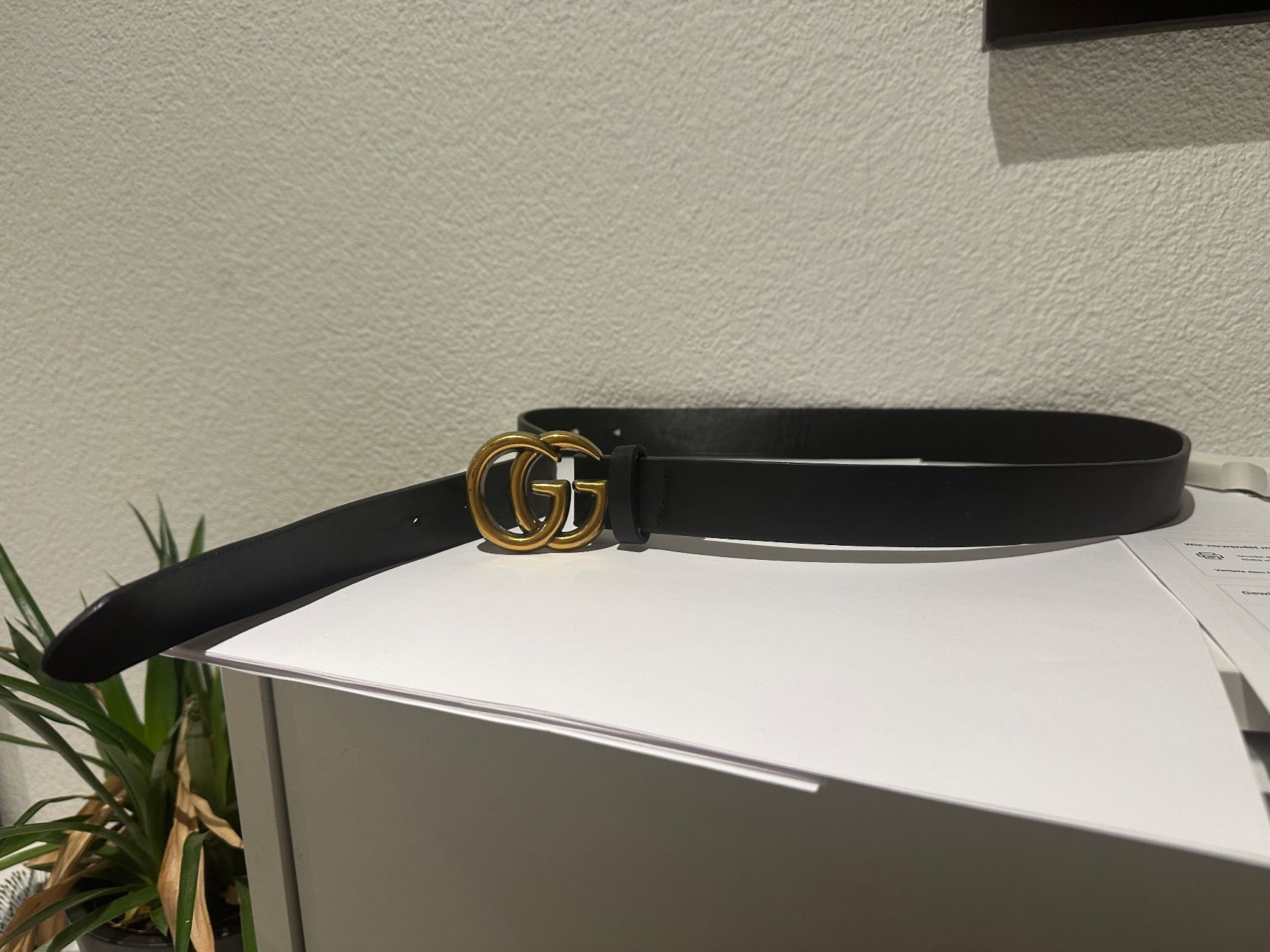 Gürtel: Gürtel Schwarz mit Gold Schnalle – Gebraucht aus Ottenbach von Irinaberther