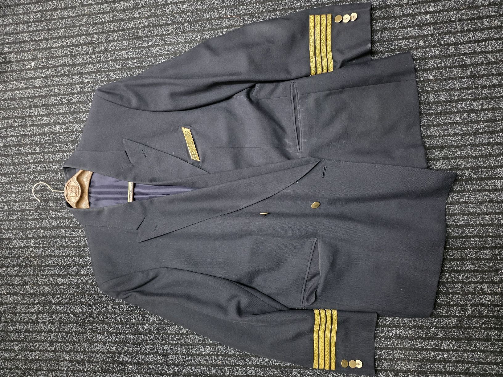 Swissair Uniformi: Piloten Uniform Jacket Swissair?? – Usato da Dorf venduto da Echo_Elements 1
