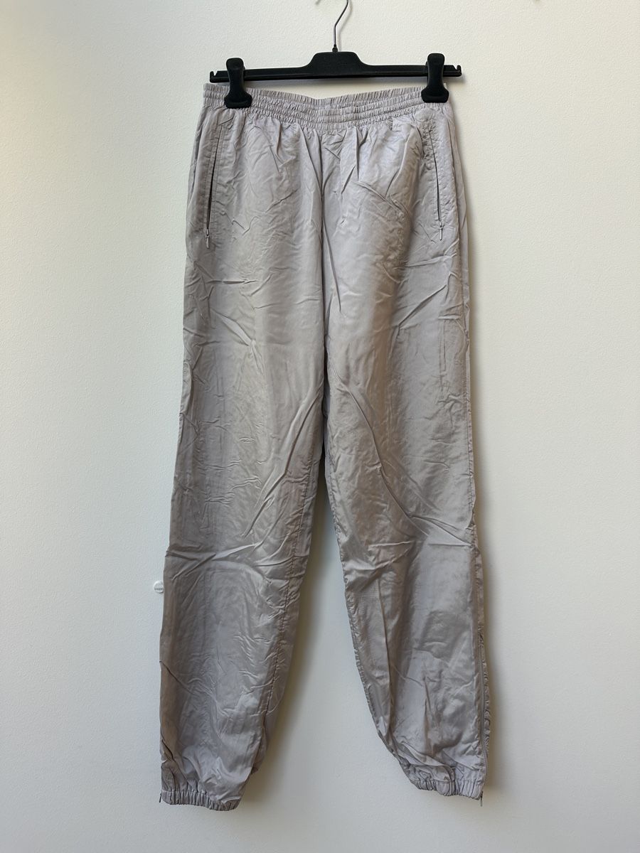 Pantaloni: Trackpants M/50 reflektorsilber – Usato da Basel venduto da wardrobeupdate