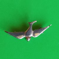 Broche hirondelle Antique - pièce rare. Plus que 120 ans.