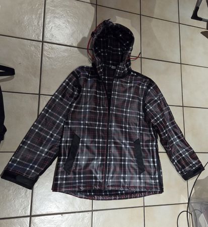 Jacke Atrium kariert mit Kapuze Grösse XL 
