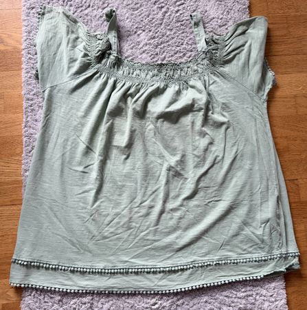 Shirt Yessica schulterfrei Grösse L hellgrün