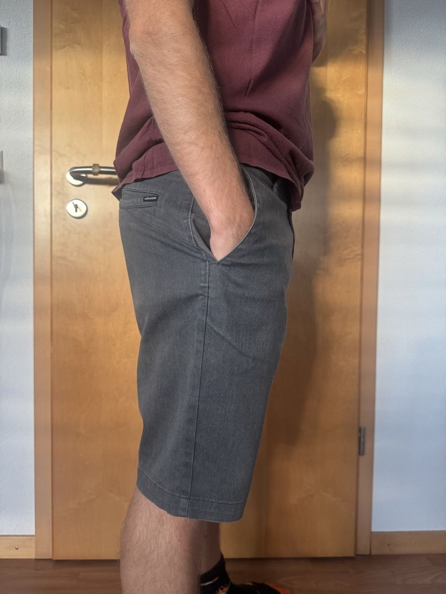 Volcom Pantalons: Volcom Shorts Grösse 33 – D'occasion à Zeglingen par nor_6sjq 1