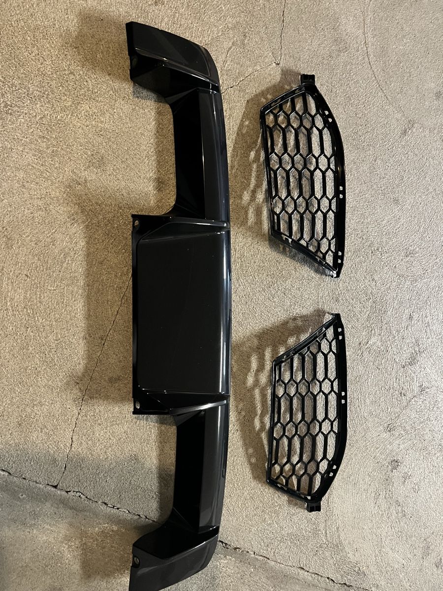 BMW Alle Autoersatzteile: BMW M3 G80 Diffusor und Lufteinlässe (Original) – Gebraucht aus Rorschacherberg von Darthiceman 1