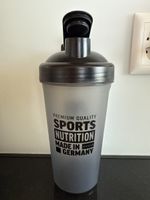 Neuwertiger Shaker / Trinkbecher für Sport, Top Zustand!