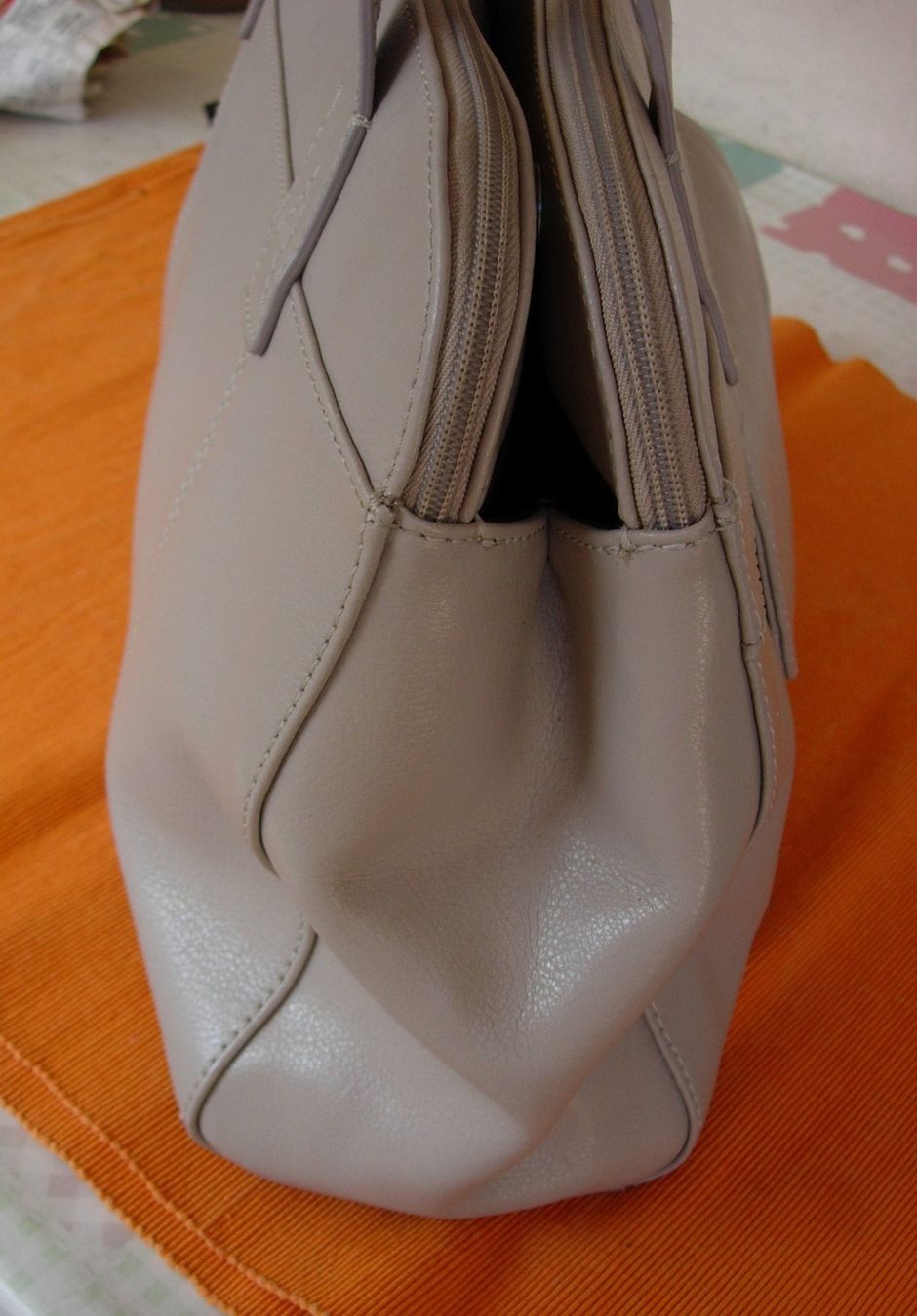 Sacs femmes: HELENA VERA - Damentasche/ Shopper - LEDER – D'occasion à Basel par Grbina64 4