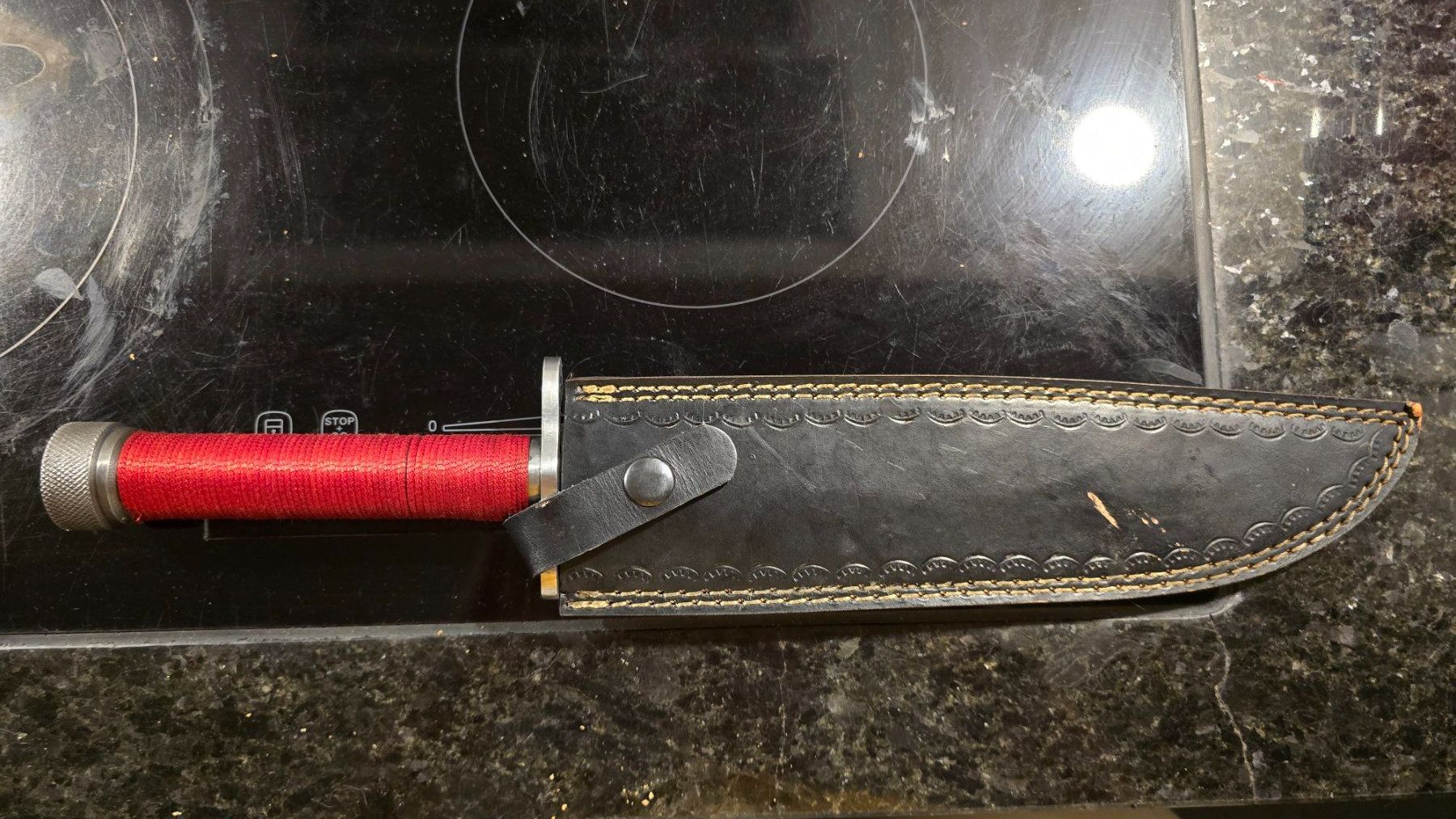 Accessoires: Kampf-/ Campingmesser – Neuf (Voir description) à Igis par Felge_ 1