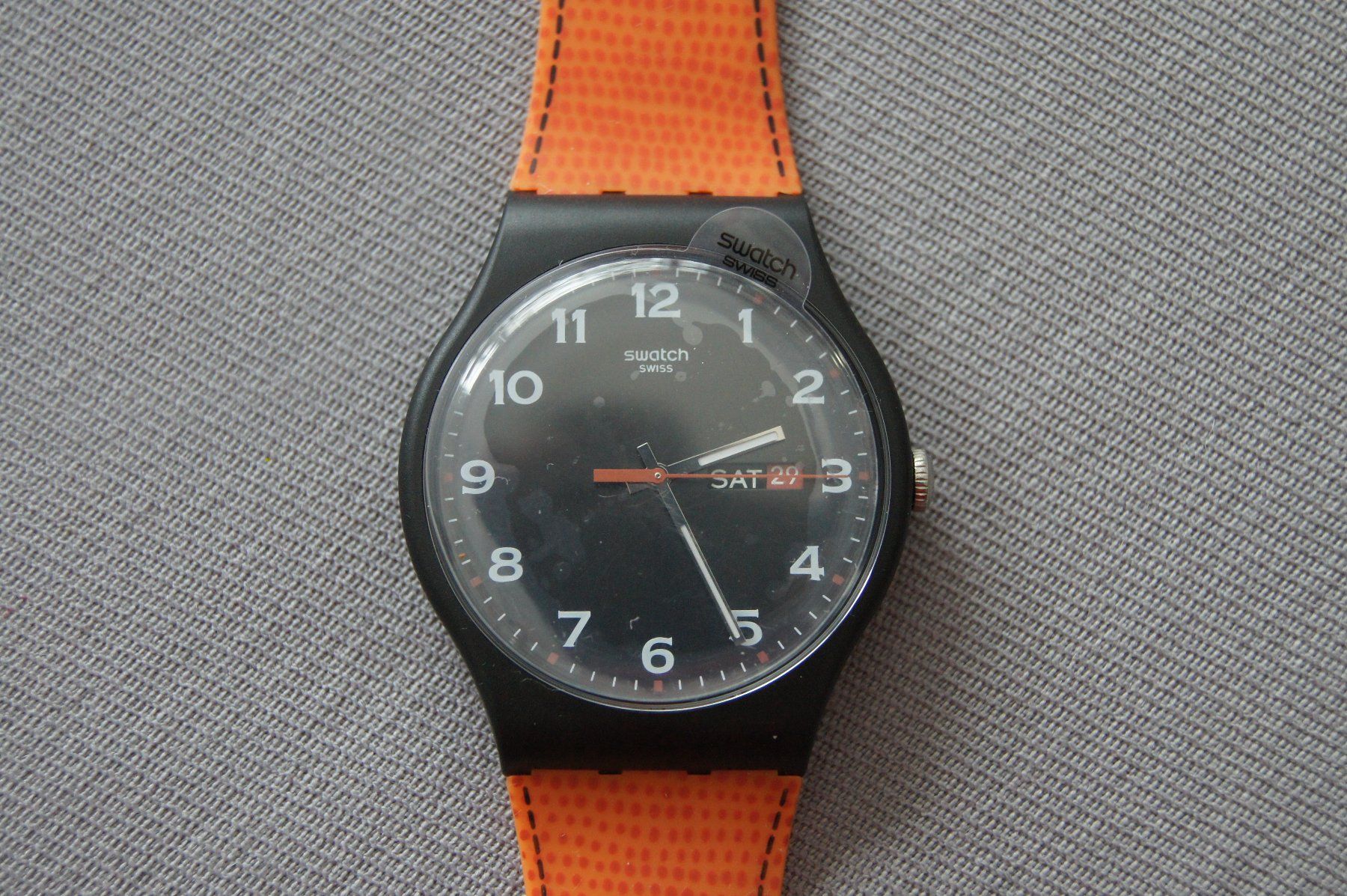 Swatch Orologi: Swatch IT37 in Original-Box mit Datum (Englisch) & Tag – Usato da Geroldswil venduto da ARTEFACTO 2