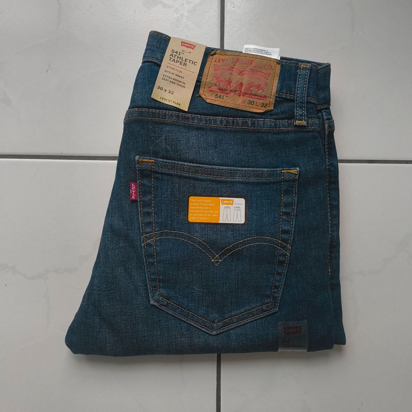 Levi's Jeans: Levis  541 Jeans W 30 – Nuovo (secondo la descrizione) da Uitikon Waldegg venduto da PJLS1