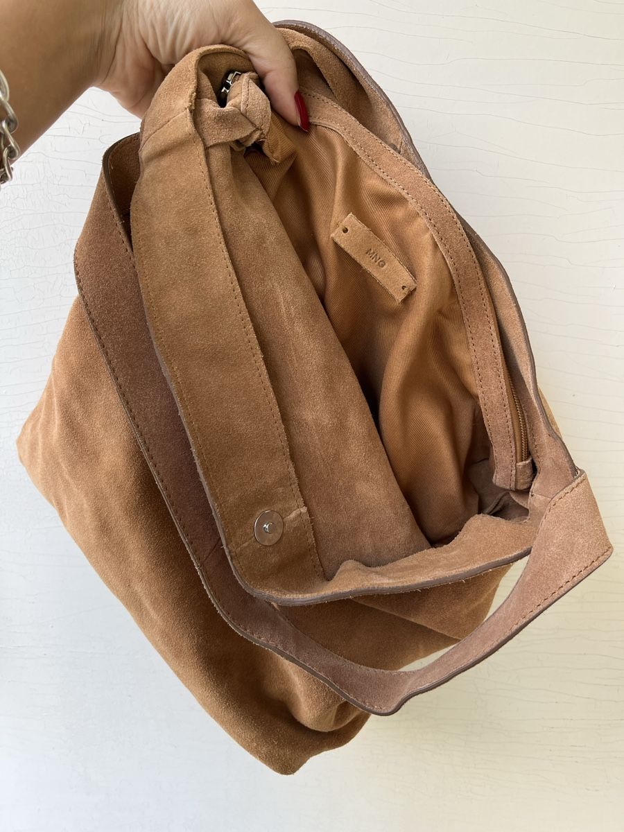 Mango Sacs: Mango Wildleder Schultertasche  – D'occasion à Basel par arminafera 2