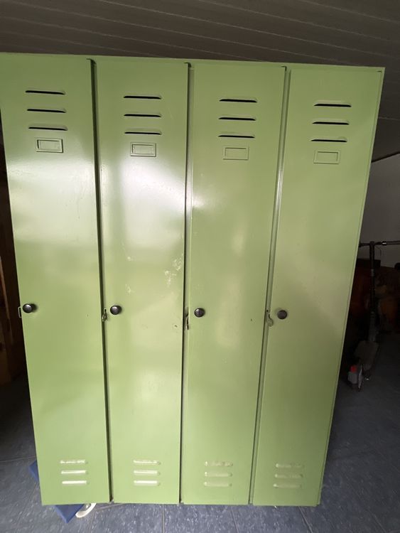 4er Garderobe Spind Vintage grün Metallschrank Kleiderablage (Gebraucht ...