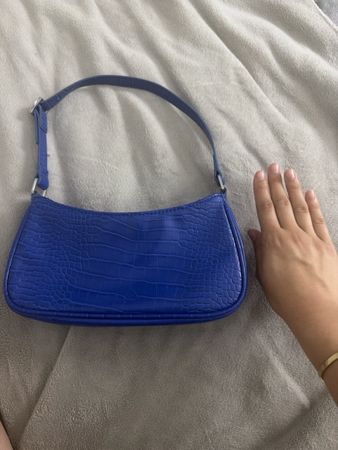 Blaue Schultertasche Monki