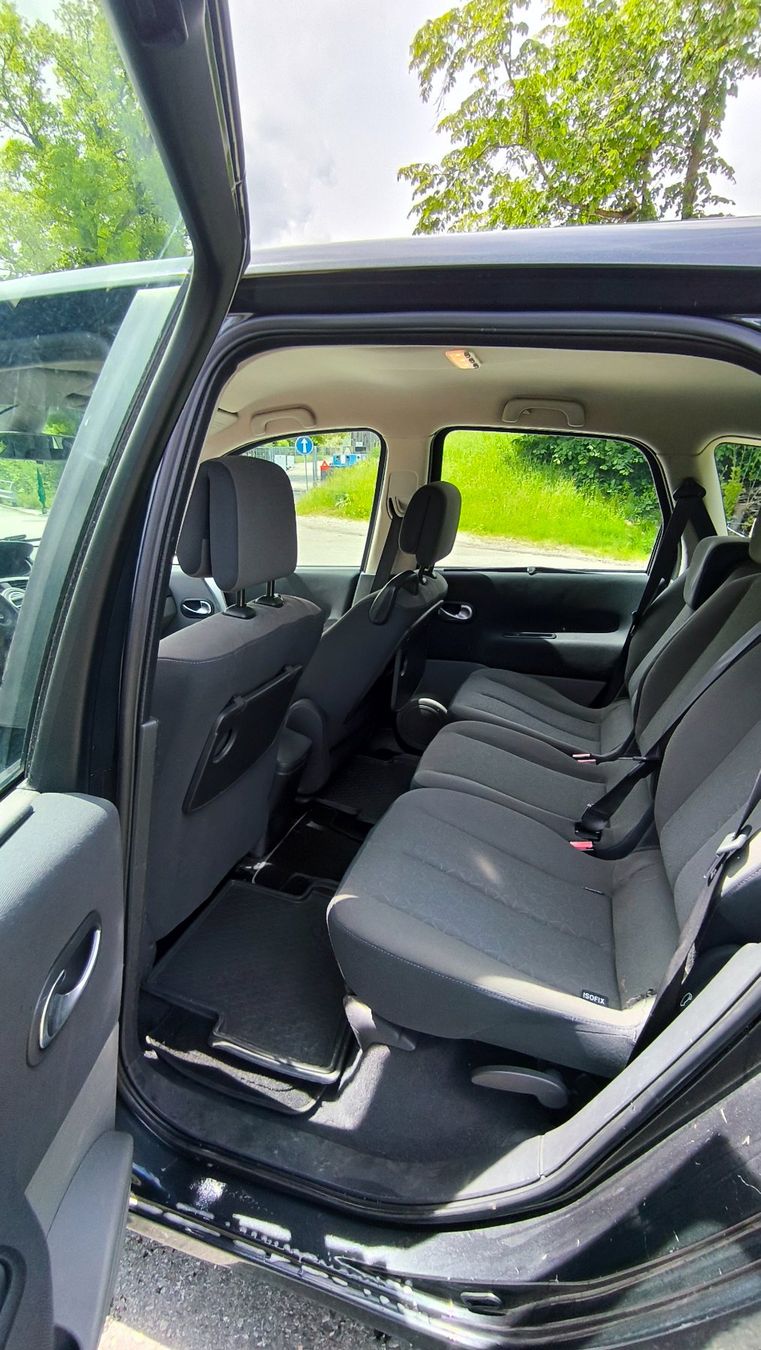 Renault Automobili: Renault Scenic 7 places. 31.03.2026 – Usato da BULLE venduto da tia_98d5 5