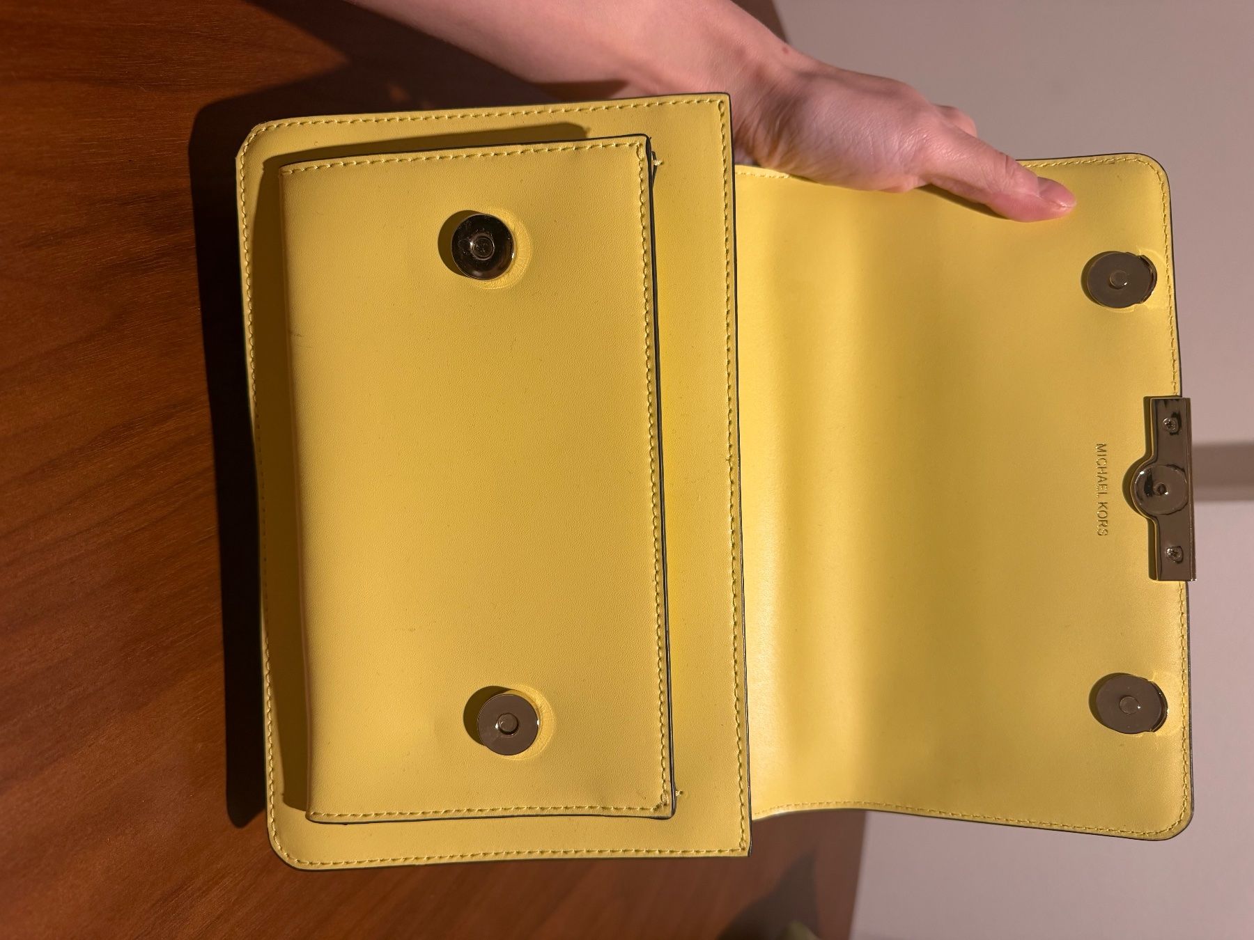 Michael Kors Borse da donna: Sac Michael Kors jaune – Usato da Neuchâtel venduto da tamd 4