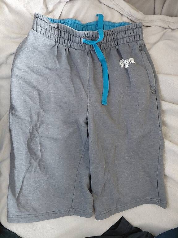Pantaloni: Kurze Hose gr. 164 – Usato da Ostermundigen venduto da sta_vl6d