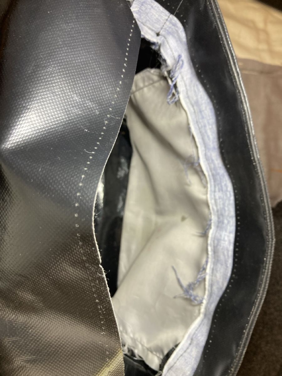 Freitag Taschen: Messenger Bag Black & White   – Gebraucht aus Zürich von sele_x 4