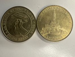2 versch. Medaillen Notre Dame de Lourdes