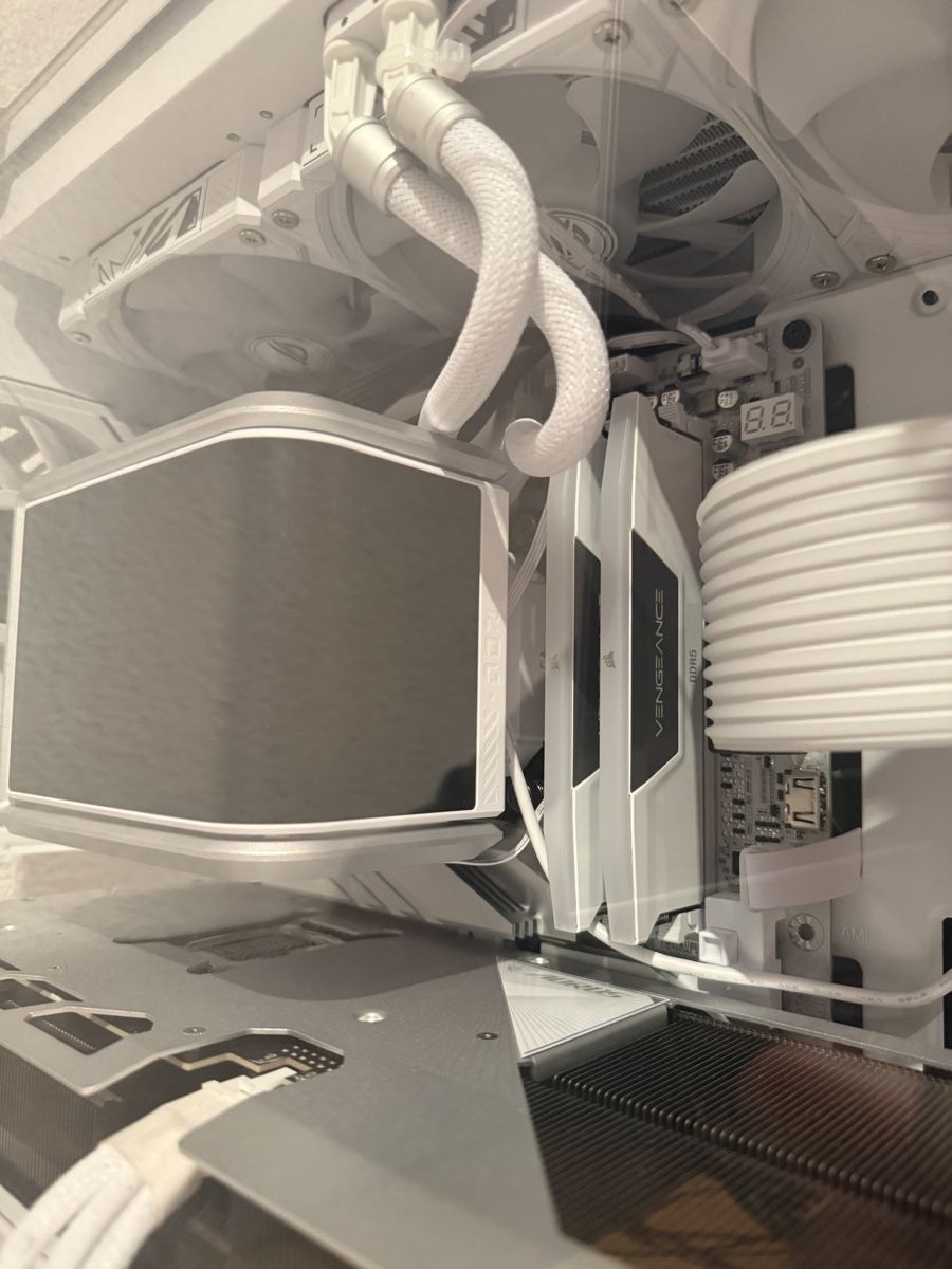 PCs: High-End Gaming Pc (RTX 5080 Master Ice) – D'occasion à Wil SG par nev_9bpf 1