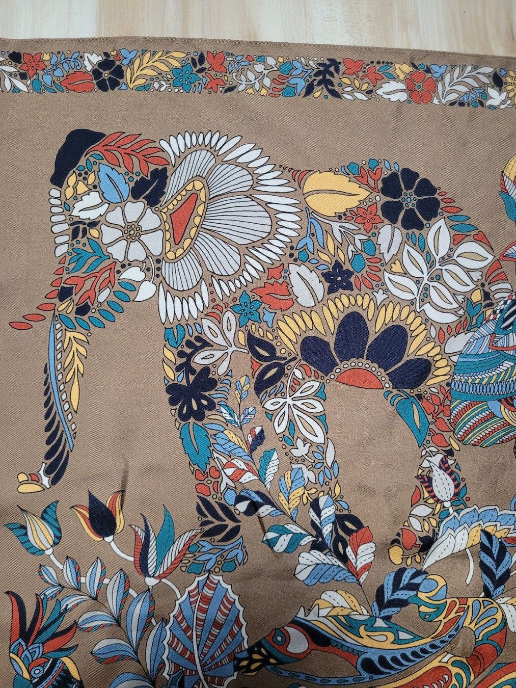 Longchamp Foulard & Sciarpe: Foulard/Seidenschal von Longchamp – Nuovo (secondo la descrizione) da Ebikon venduto da miguuu19 6