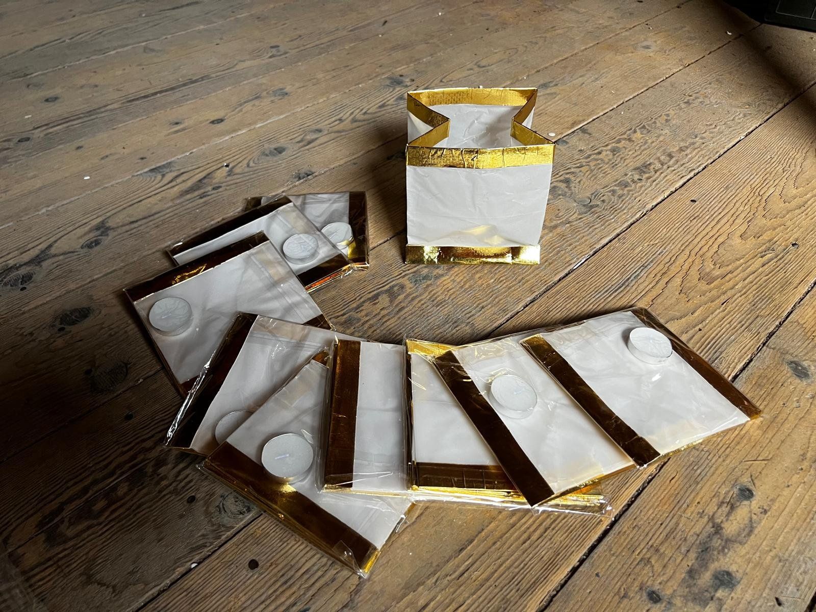 Tutte le decorazioni: 10 Windlichter mit goldenem Rand – Nuovo e nell'imballaggio originale da Büsserach venduto da 11naomi