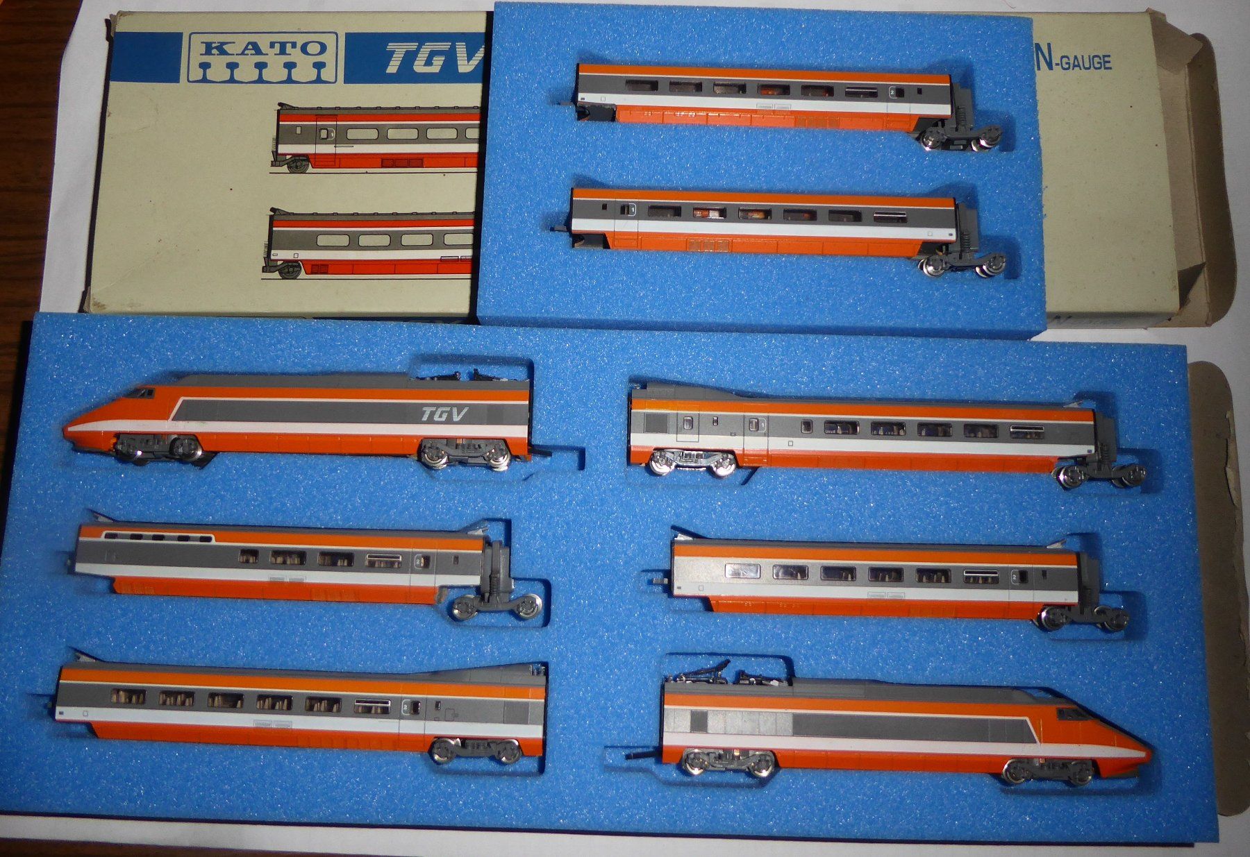 Kato Modellini di ferrovie: Kato TGV Triebzug 8teilig mit OVP – Usato da Uetikon am See venduto da auktio 1