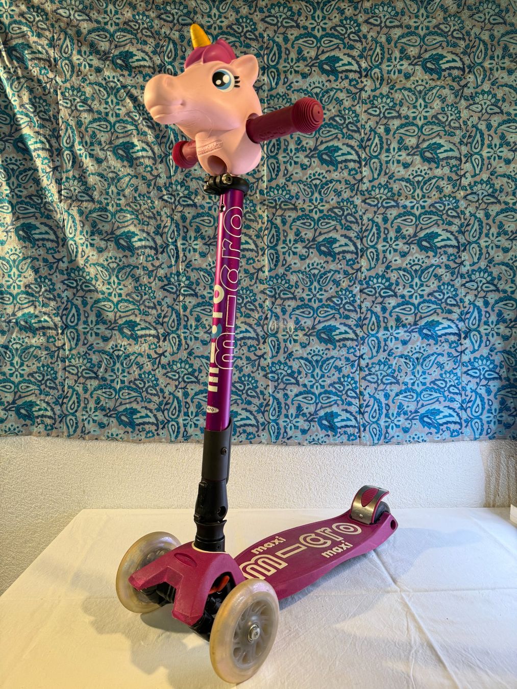 Micro Kickboard: Micro Maxi Scooter Einhorn lila Leuchträder – Usato da Zollikerberg venduto da lin_yc2n 1