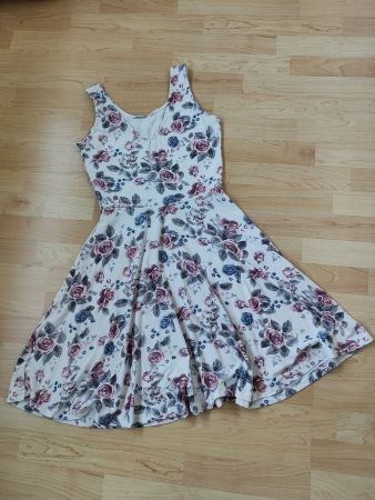 Schönes Sommer Kleid mit Rosenprint Gr. M