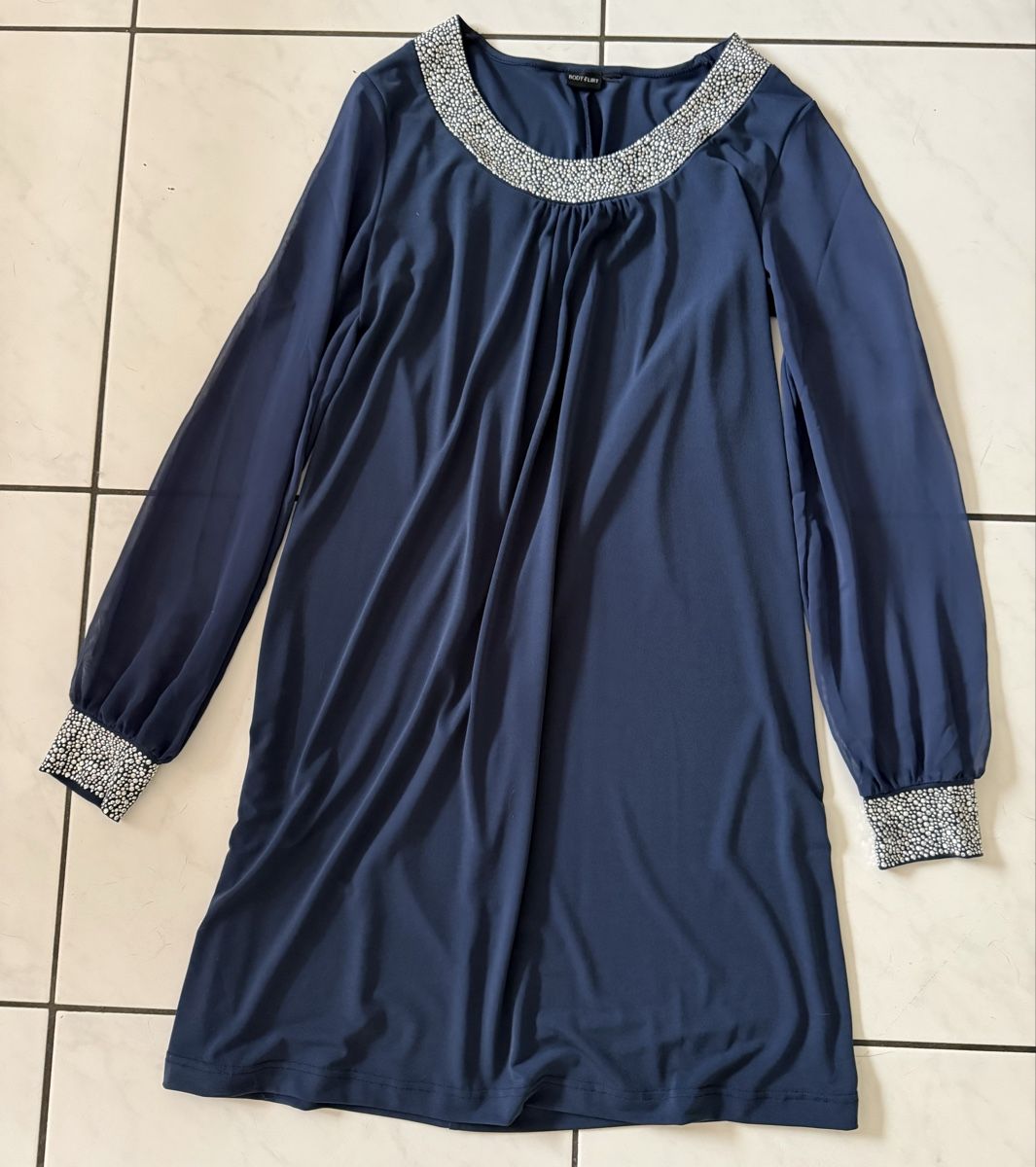 Vestiti: Damen Kleid &grösse L – Usato da Biel/Bienne venduto da Katja01112 3
